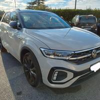 volkswagen-T-Roc R-line  2023