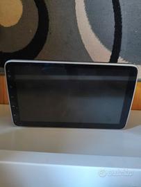 Autoradio navigatore con schermo