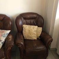 2 poltrone e divano