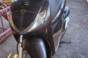 SH150i gommato e senza graffi