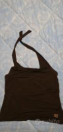 Top nero con allacciatura al collo