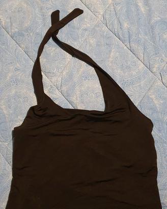 Top nero con allacciatura al collo