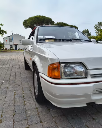 Ford Escort cabrio Ghia 