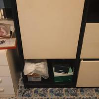 scrivania a scomparsa e comodino Molteni