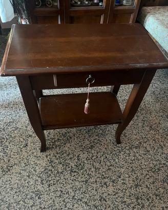 Mobiletto in legno