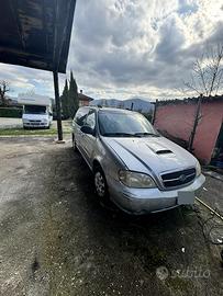 Kia Carnival 7 posti anno 2005 – 140.000 km