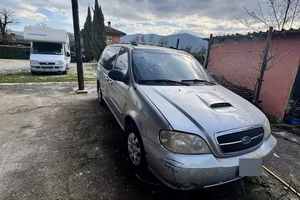 Kia Carnival 7 posti anno 2005 – 140.000 km
