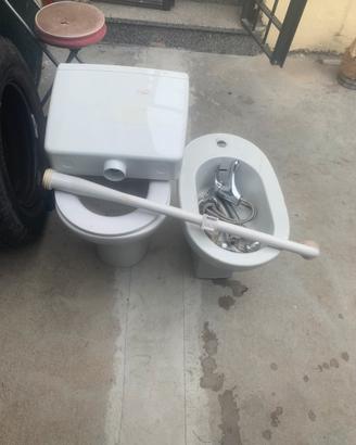 Set sanitari in ceramica