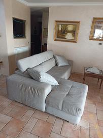 Divano angolare grigio