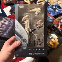 NECA Alien Xenomorph *RARA AUTOGRAFATA*
