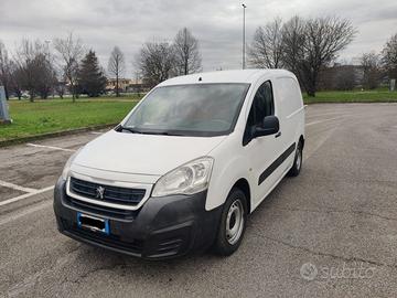 Peugeot partner 2017   > LEGGI TUTTO!