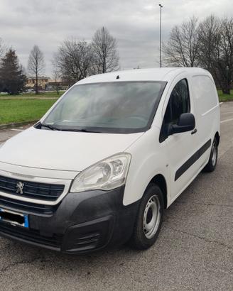 Peugeot partner 2017   > LEGGI TUTTO!