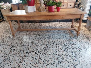 tavolo in legno massello