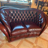 Divano modello chesterfield