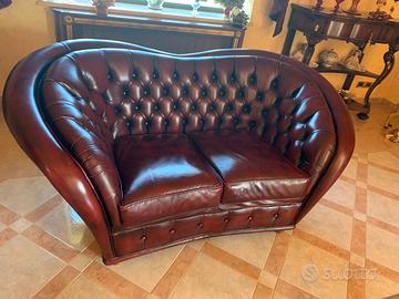 Divano modello chesterfield