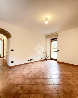CASA SEMINDIPENDENTE A CUASSO AL MONTE