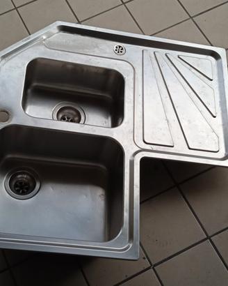 Lavello angolare in acciaio