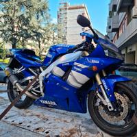Yamaha R1 2000 