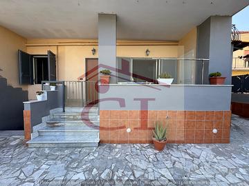 Bilocale arredato con terrazzo cod. 521