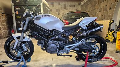 Ducati Monster 696 bianco perla