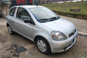 Toyota Yaris 1.0 17 KM/ Litro