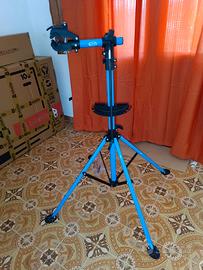 Cavalletto di montaggio per bicicletta come nuovo