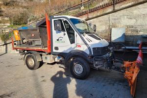 Bremach  T rex con lama e spargisale