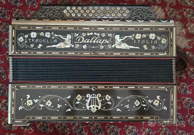 FISARMONICA D'EPOCA DALLAPE' STRADELLA