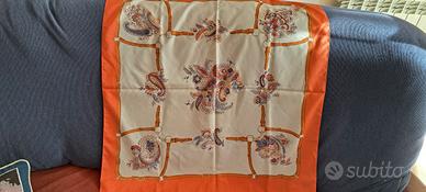 Elegante foulard vintage Paolo Gucci