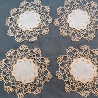 piccoli centrini a chiacchierino