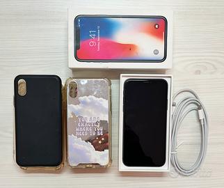 Iphone X 64GB + cavo USB C + 11 covers