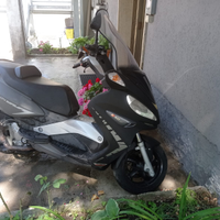 Scuter Malaguti Madison 400