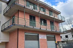 Locale commerciale 400 mq villa d'agri via gramsci