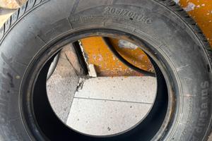 Gomme 205/70/15 C