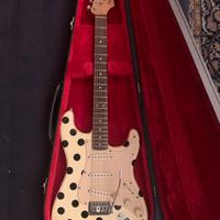 Squier Buddy Guy Polka Dot Strat Artic White
