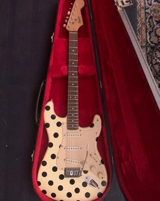 Squier Buddy Guy Polka Dot Strat Artic White