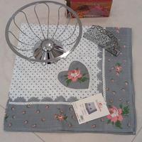 Tovaglia con centrotavola e portatovaglioli