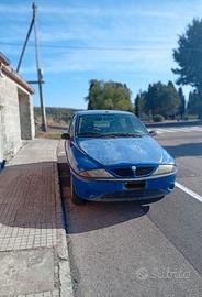 Lancia y Elefantino blu