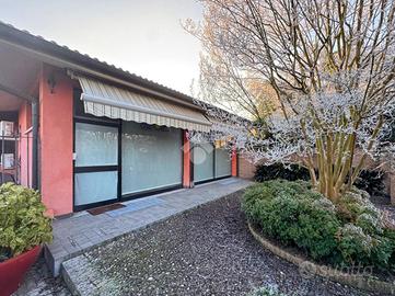 NEGOZIO A VEROLANUOVA