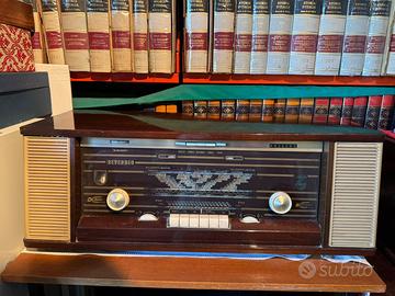 Radio a valvole Philips Reverbeo B7X14A anni ’60