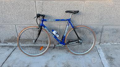 Bicicletta sportiva Capodivento vintage blu