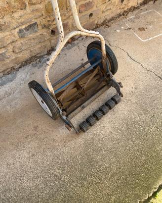 Tagliaerba meccanico