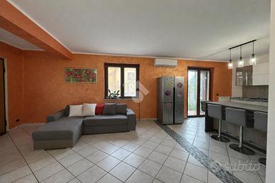 3 LOCALI A MENDICINO