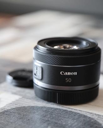 CANON RF 50 F1.8 STM  pari al nuovo 