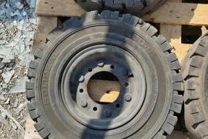 Set di ruote per muletto