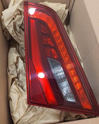 FANALE POSTERIORE DX INTERNO A LED A3 8V 5 porte