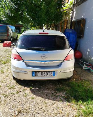 AUTO OPEL ASTRA 