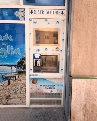 Distributore automatico acqua naturale e frizzante