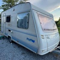 Roulotte datata messa bene