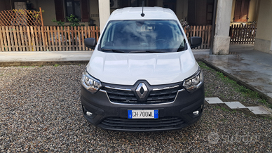 Renault express euro 6d con gancio traino